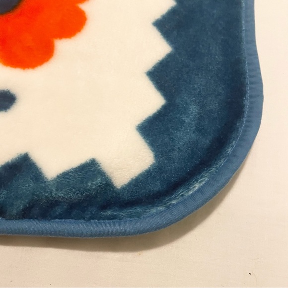 Vintage Winnie the Pooh Blanket Piglet Eeyore Tigger - Picture 3 of 16